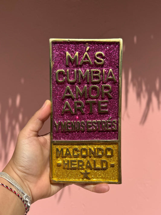 PLACA MÁS CUMBIA/GOLD