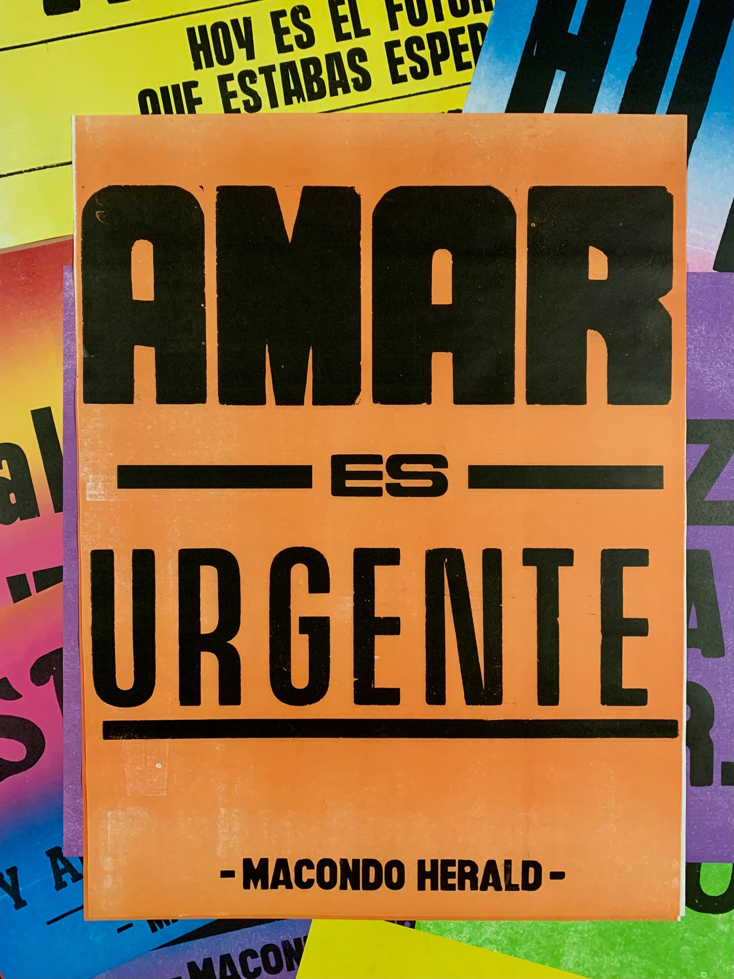 AMAR ES URGENTE